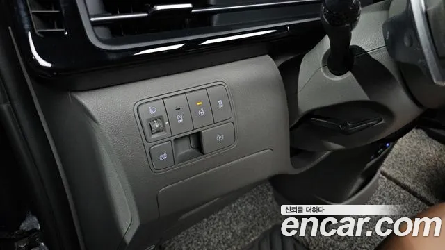 Hyundai Staria Staria 4WD Lounge 9 мест — Фото автомобиля 18