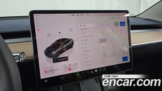 Tesla Model 3 — Фото автомобиля 29