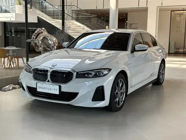 Фотография автомобиля — BMW i3