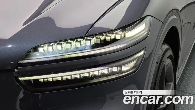 Genesis GV70 — Фото автомобиля 7