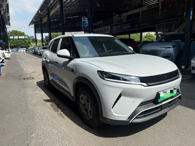BYD Yuan UP — Фото автомобиля 3