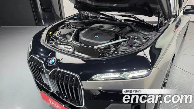 BMW 7 Series — Фото автомобиля 9