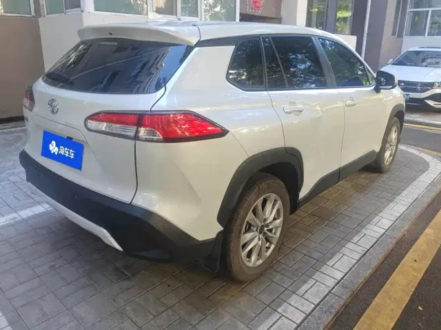 Toyota Corolla Cross — Фото автомобиля 3