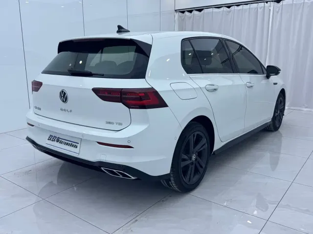 Volkswagen Golf — Фото автомобиля 4