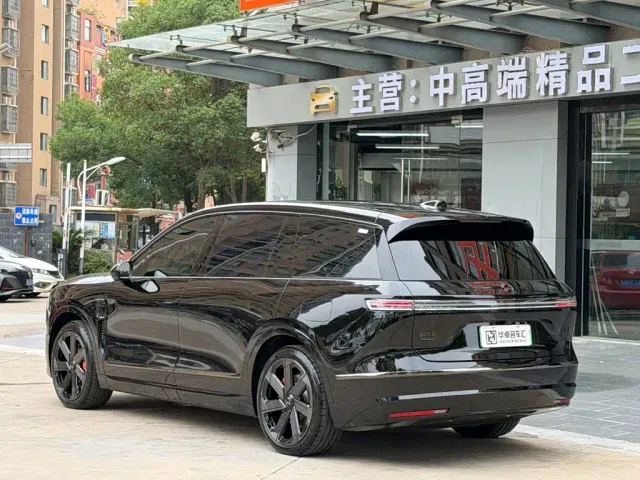 Nio ES8 — Фото автомобиля 4