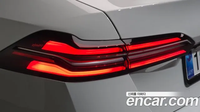 BMW 5 Series G60 — Фото автомобиля 8