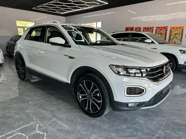 Volkswagen T-Roc — Фото автомобиля 3