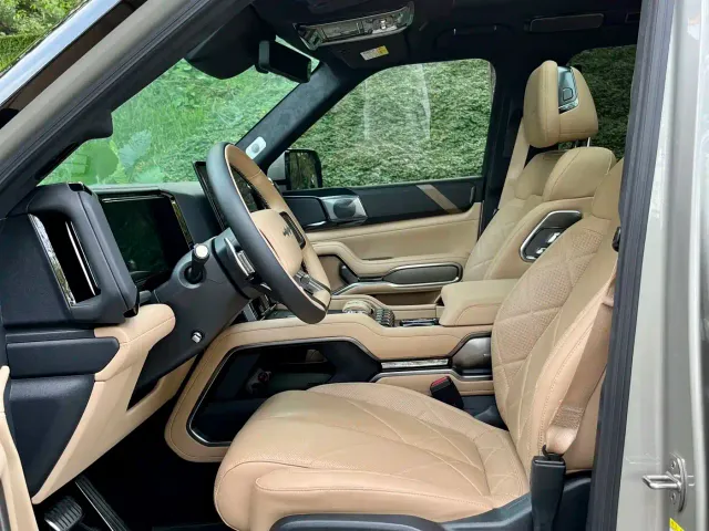 Fang Cheng Bao Leopard 8 2025 Zhiyong Flagship 6-Seater — Фото автомобиля 11