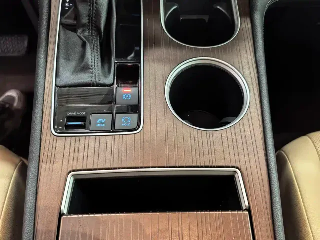 Toyota Sienna — Фото автомобиля 10