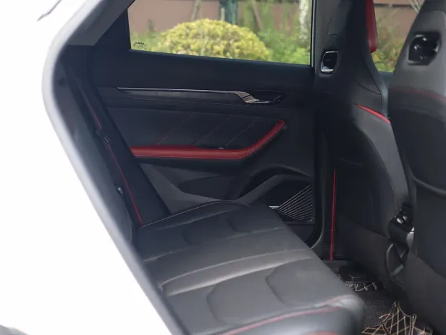 Geely Emgrand S — Фото автомобиля 27