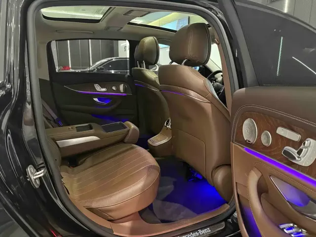 Mercedes-Benz E-Class — Фото автомобиля 6