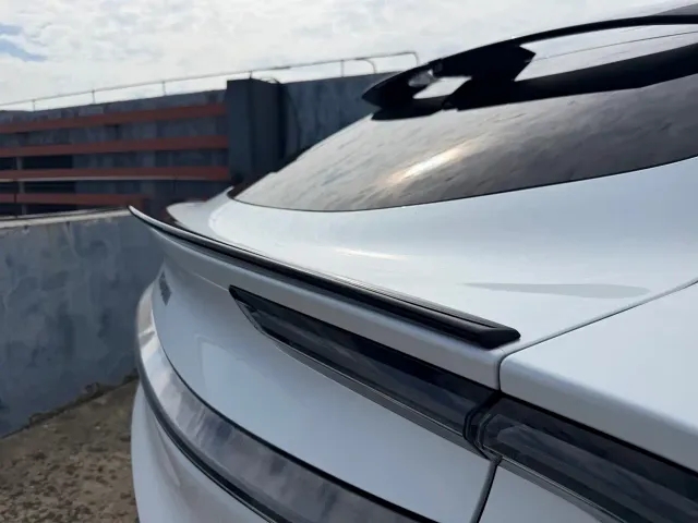 Xiaomi YU7 — Фото автомобиля 9