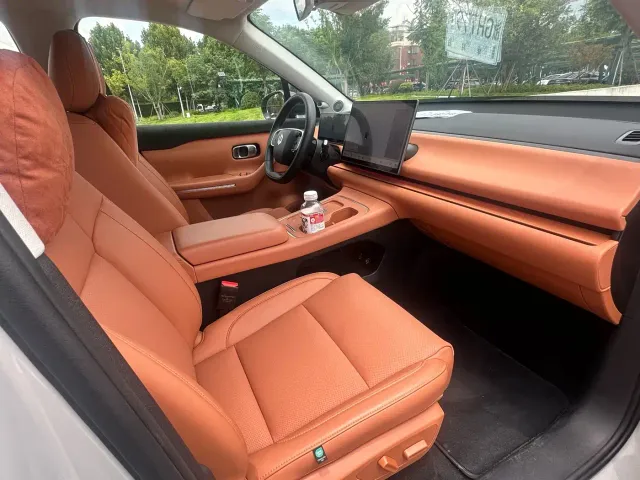 Leapmotor C10 — Фото автомобиля 9