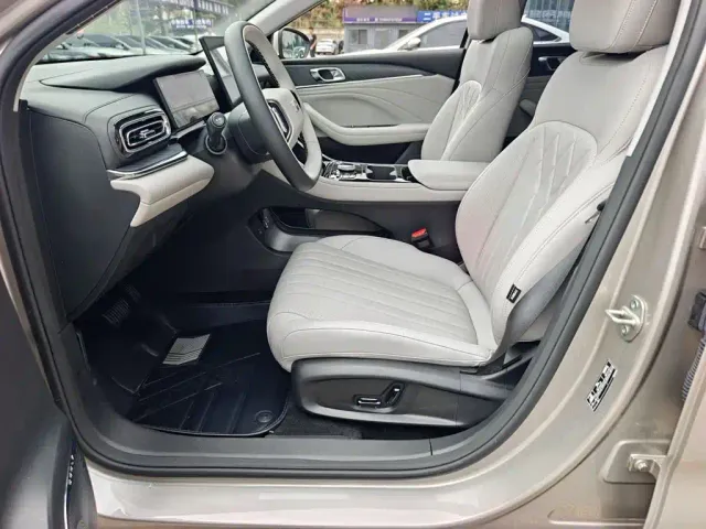 Geely Galaxy Stellar 6 — Фото автомобиля 14