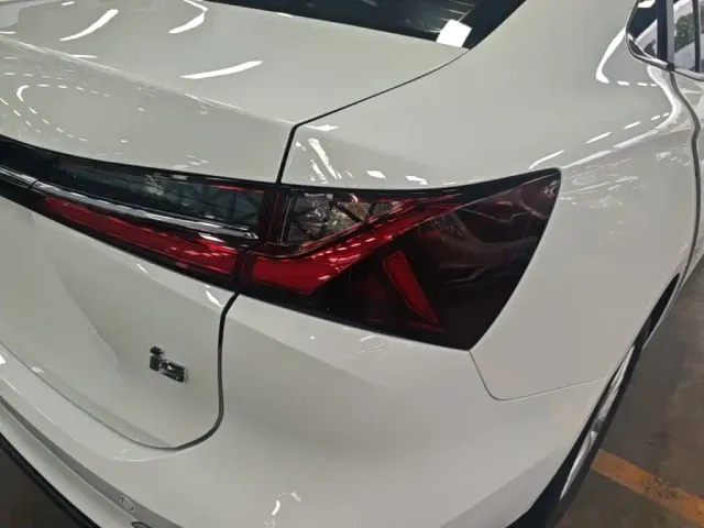 Roewe i5 — Фото автомобиля 7
