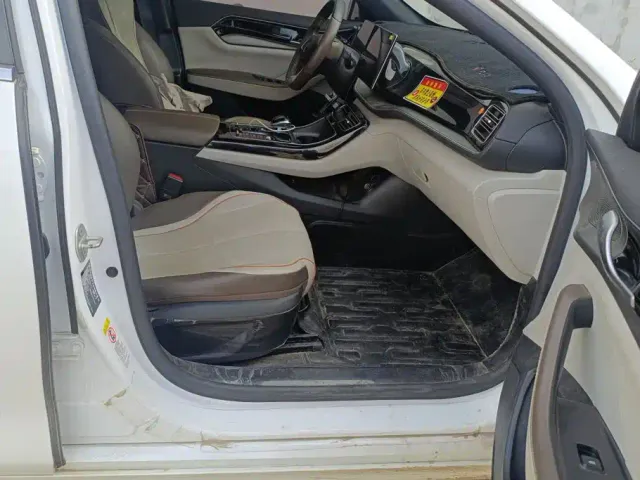 BYD Qin PLUS — Фото автомобиля 8