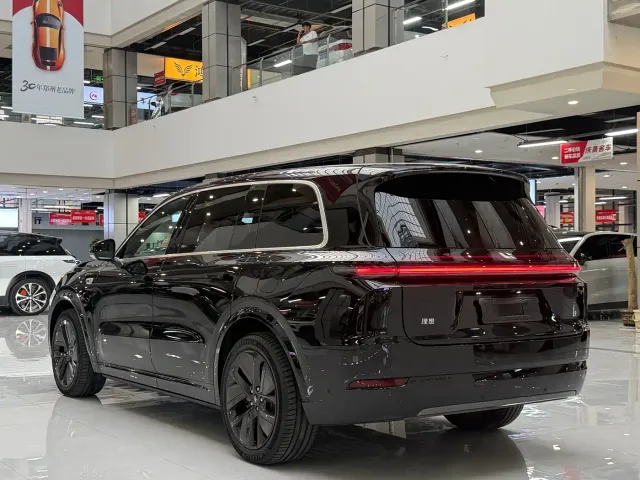 Li Auto L9 — Фото автомобиля 11