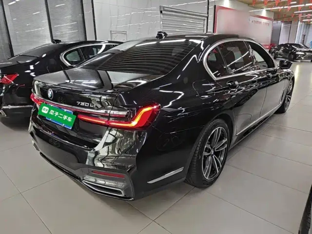 BMW 7 Series — Фото автомобиля 6