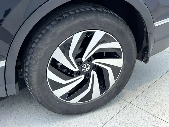 Volkswagen Tiguan L — Фото автомобиля 19