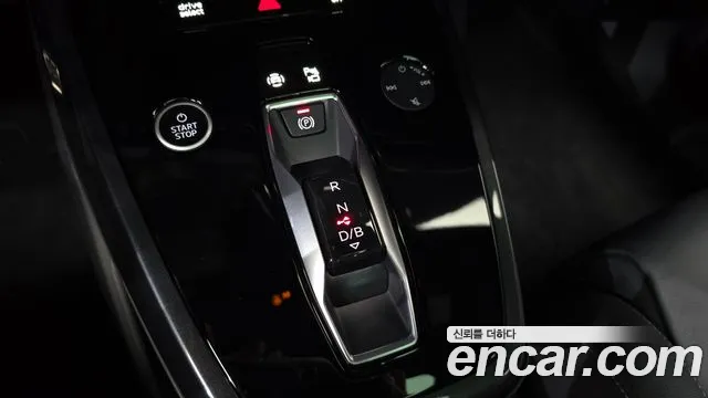 Audi Q4 e-tron — Фото автомобиля 9