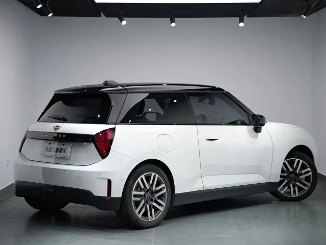 MINI Cooper — Фото автомобиля 6