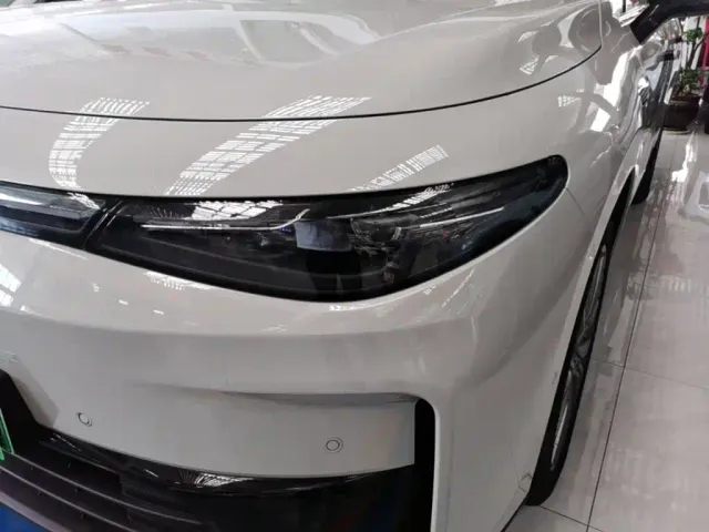 Leapmotor C10 — Фото автомобиля 23