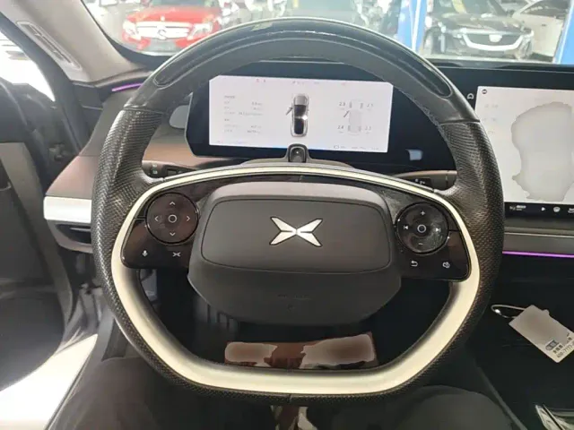 Xpeng P7 — Фото автомобиля 10