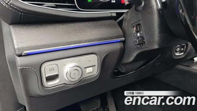 Mercedes-Benz GLE-Class — Фото автомобиля 12