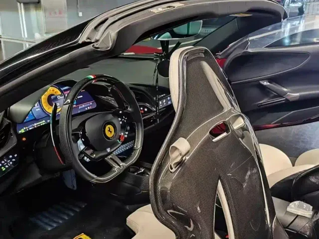 Ferrari SF90 — Фото автомобиля 3
