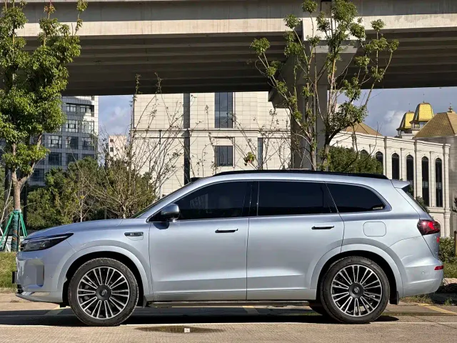 Aito M7 — Фото автомобиля 6