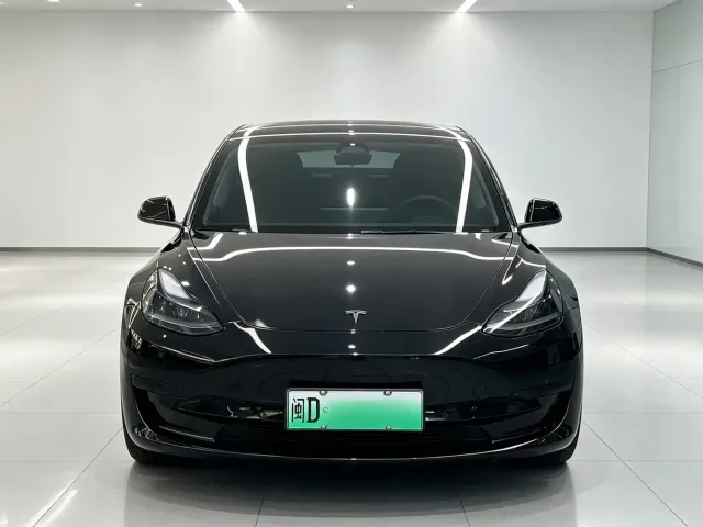 Фотография автомобиля — Tesla Model 3