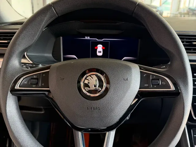 Skoda Superb — Фото автомобиля 15