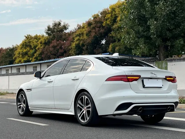 Jaguar XEL — Фото автомобиля 6