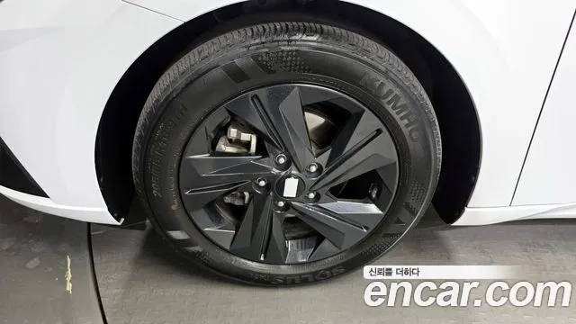 Hyundai AVANTE Avante (CN7) — Фото автомобиля 5