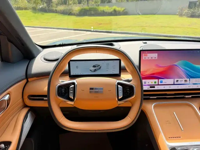 Geely Galaxy Starship 7 EM-i — Фото автомобиля 7