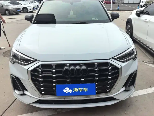 Audi Q3 — Фото автомобиля 2