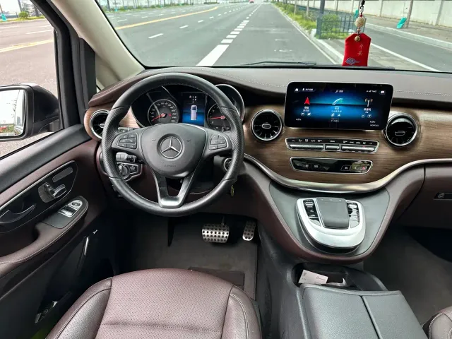 Mercedes-Benz V-Class — Фото автомобиля 13