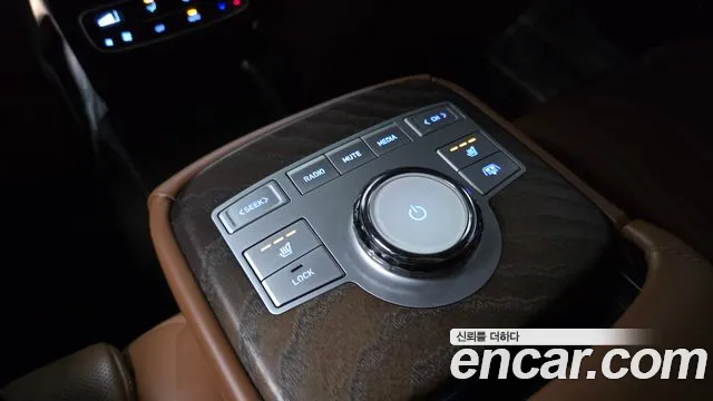 Genesis G80 Бензин 3.5 турбо AWD — Фото автомобиля 20