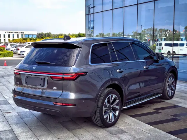 Li Auto ONE — Фото автомобиля 4