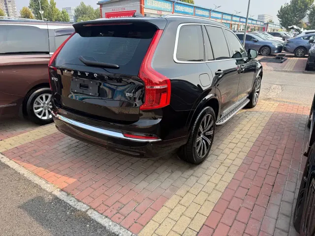 Volvo XC90 — Фото автомобиля 4