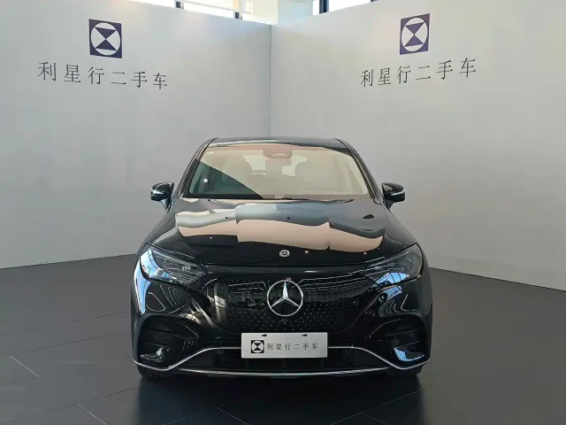 Mercedes-Benz EQE SUV — Фото автомобиля 2