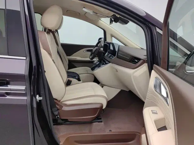 Bestune Besturn M9 — Фото автомобиля 23