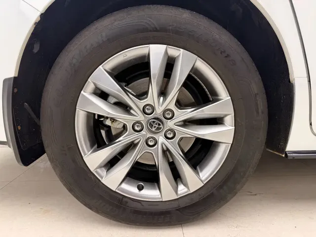 Toyota Sienna — Фото автомобиля 17