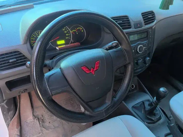 Wuling Hongguang — Фото автомобиля 15