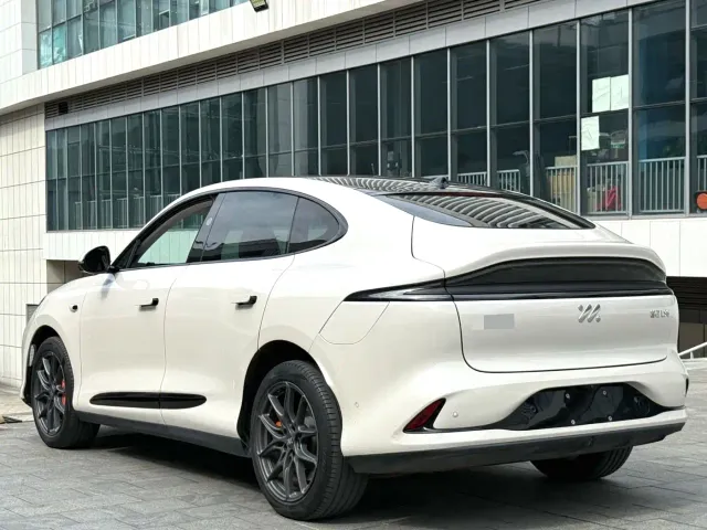 IM Motors LS6 — Фото автомобиля 13