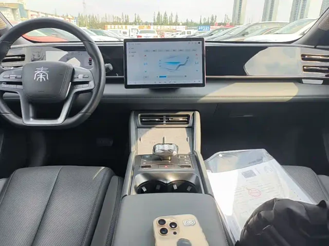 BYD Qin L — Фото автомобиля 12
