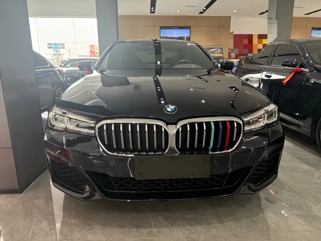BMW 5 Series — Фото автомобиля 2