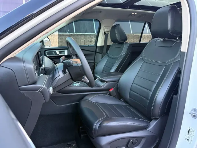 Ford Explorer — Фото автомобиля 7