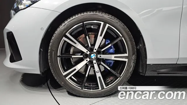 BMW 5-Series 5 серия (G60) 530i xDrive M Sport — Фото автомобиля 5