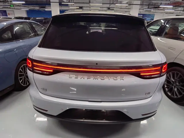 Leapmotor C11 — Фото автомобиля 8